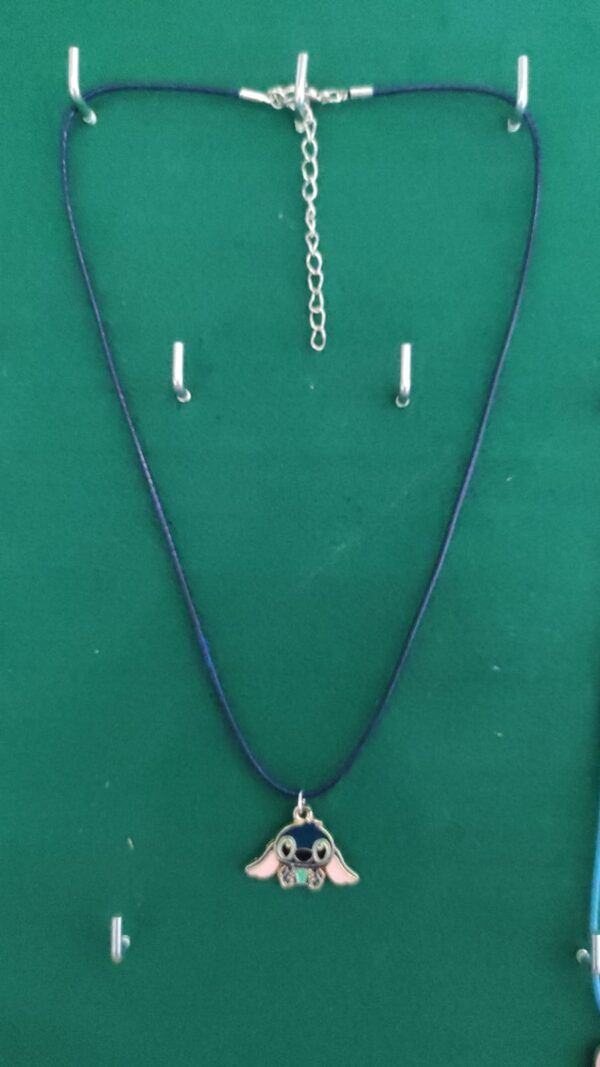 Collier Stitch bleu foncé